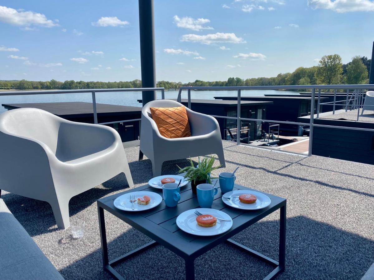 Houseboat Met Dakterras Mookerplas Middelaar Εξωτερικό φωτογραφία